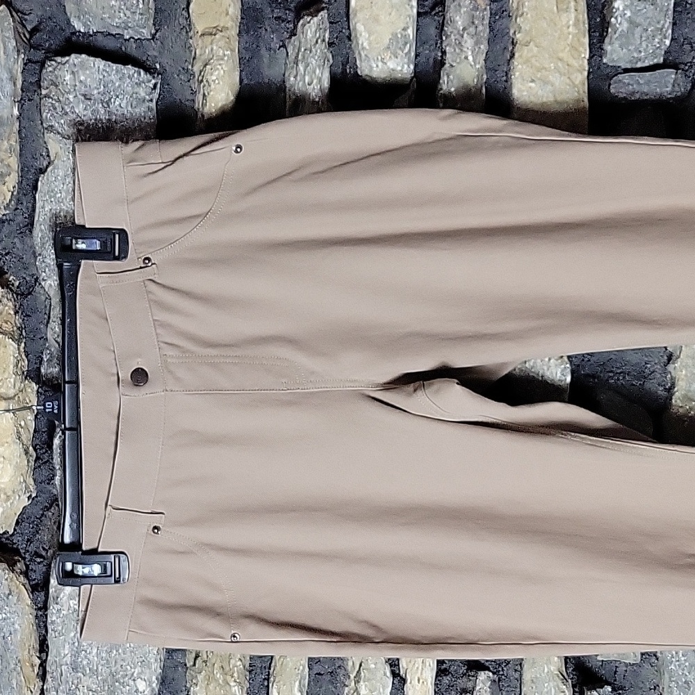 HUE Women's Khaki Leggings Size XL - Picture 3 of 10